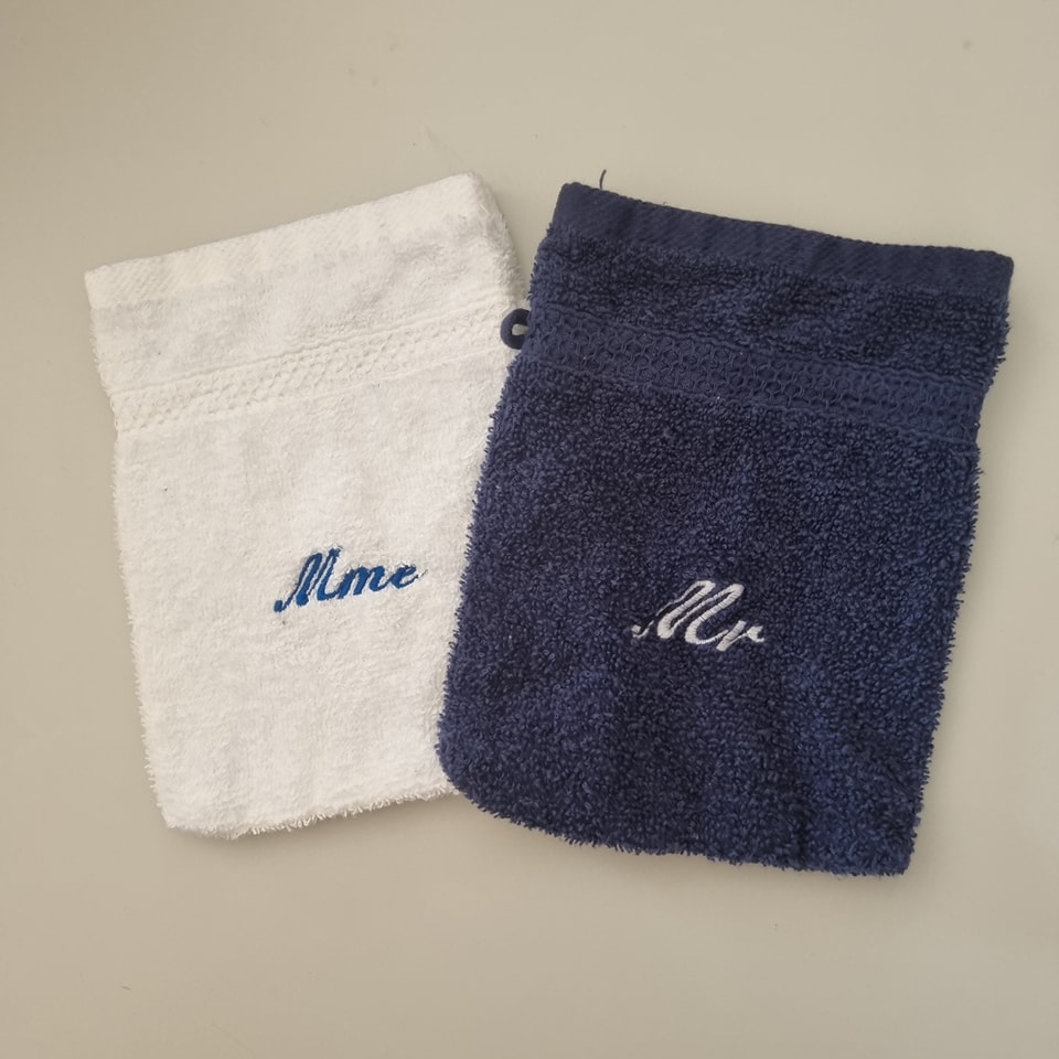 broderie gants de toilette